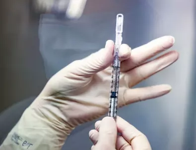 Лекари пред отнемане на права заради фалшиви новини за ваксините и COVID-19