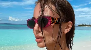 Николета Лозанова с нови горещи СНИМКИ от Малдивите