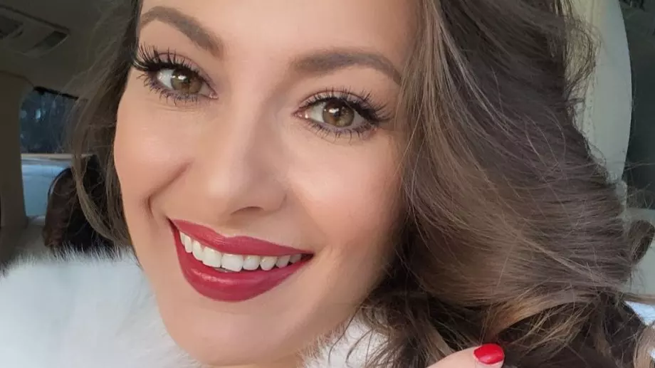 Критикуват родна моделка, след като се ваксинира срещу COVID-19 (ВИДЕО)