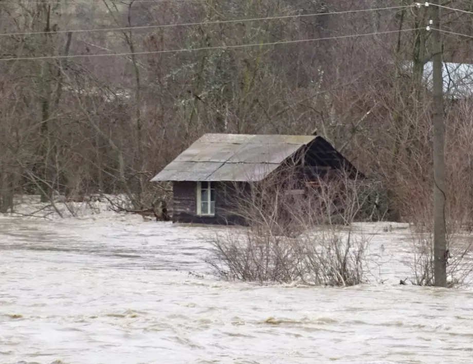 Порой наводни Котел, обявяват бедствено положение 