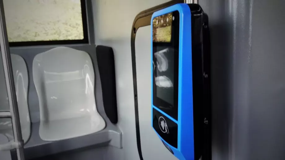 Обмислят компенсации за картите за градския транспорт за учащи и пенсионери