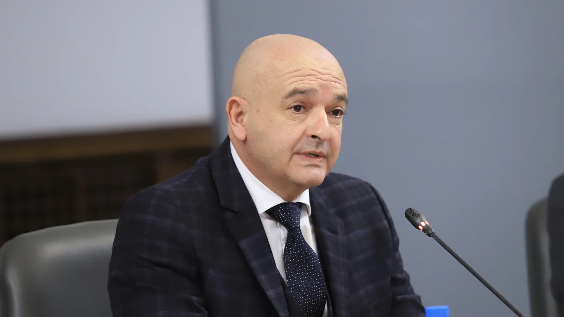 Ген. Мутафчийски: Има нещо, което не знаем за COVID-19, защо в Китай действаха толкова строго?