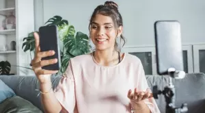 Защо и жената трябва да прави първата крачка при онлайн флирт