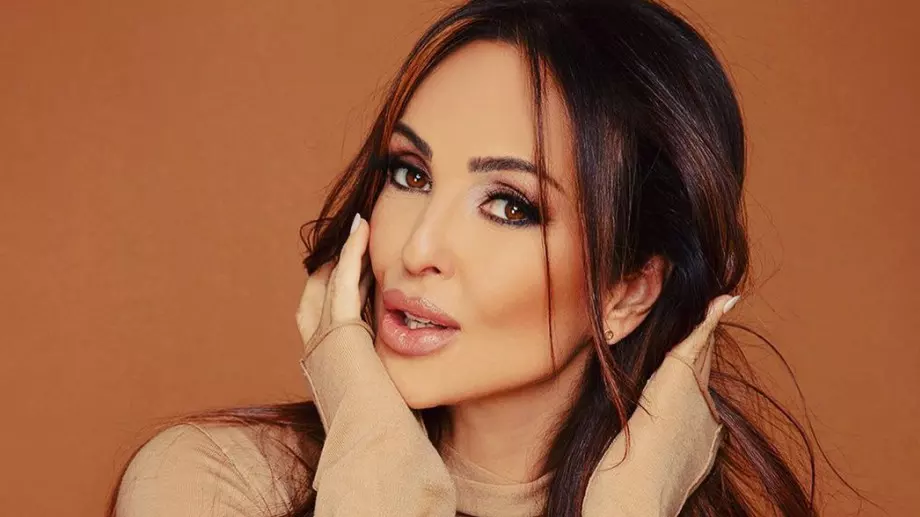 Няма да я познаете: Ето как изглеждаше Глория в началото на кариерата си (СНИМКИ)