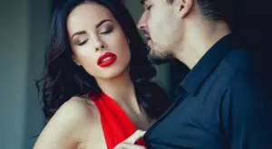 Между тези ЗОДИИ има силно привличане, но всеки живее по собствени правила   