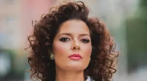 Алекс Сърчаджиева била "изхвърлена като парцал" от Нова телевизия