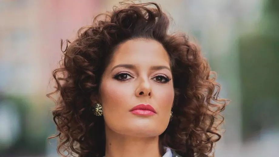 Алекс Сърчаджиева била "изхвърлена като парцал" от Нова телевизия