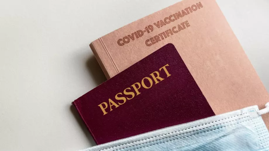 Експерт: Ваксините не бива да са условие за започване на работа