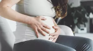 5 причини да изглеждаш като бременна след раждането