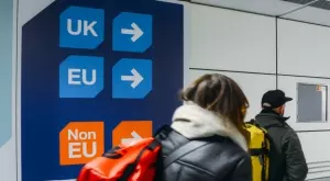 Великобритания гони европейци