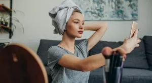 Най-добрите професионални трикове, които ще задържат фон дьо тена ви цял ден