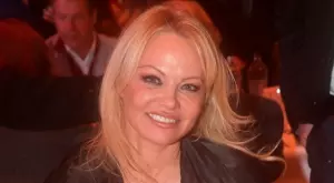 Памела Андерсън тайно се е омъжила за пети път (СНИМКИ)