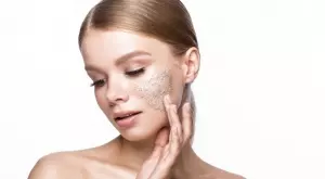 3 натурални скраба за лице, идеални за зимата 