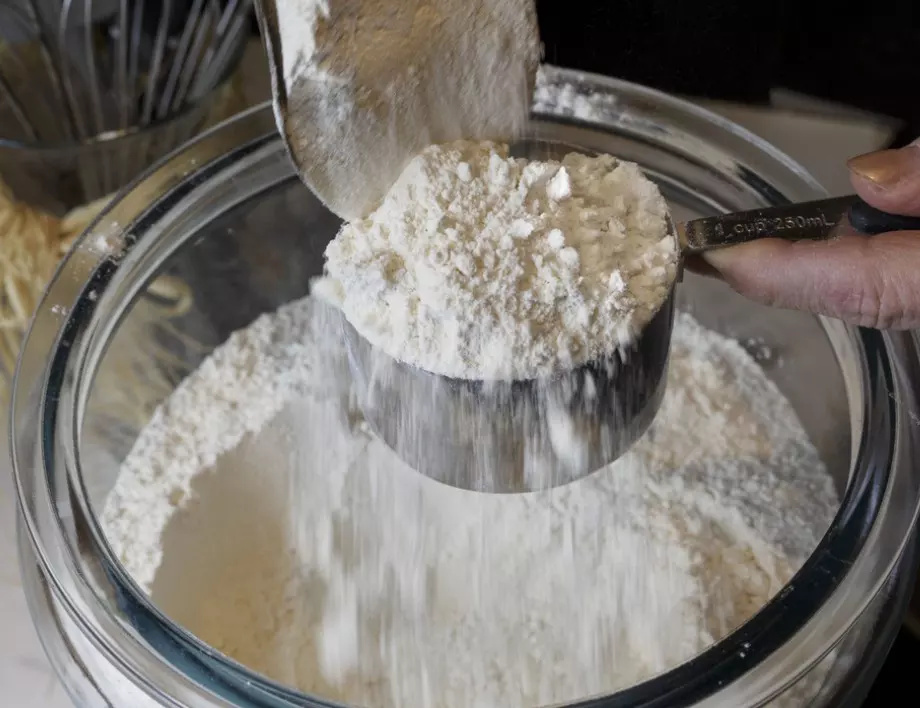 Винаги ли трябва да се пресява брашното - дори опитните домакини грешат