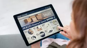  {{ otherArticle[0].article.title }} 