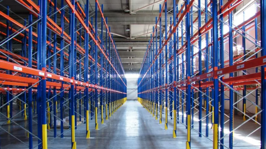 Защитата на стелажите за палети