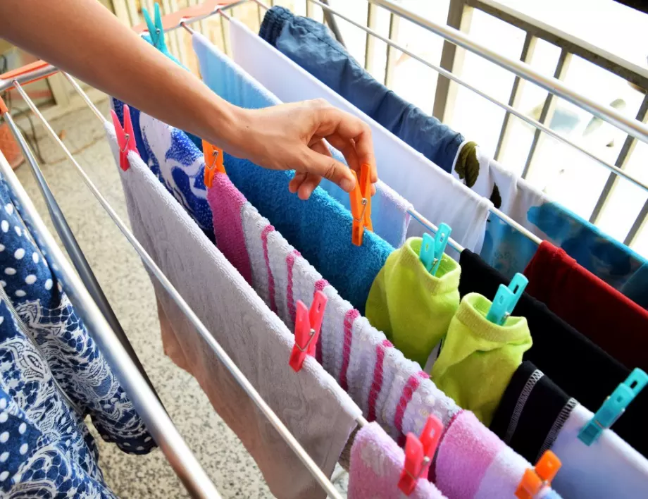 6 трика, с които ще предпазите дрехите си при пране