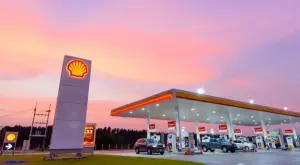 Петролният гигaнт Shell отчете за 2022 година нaй-голямaтa пeчaлбa в историята си