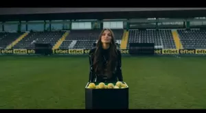 Защо Ни Ло избра да рекламира български букмейкър