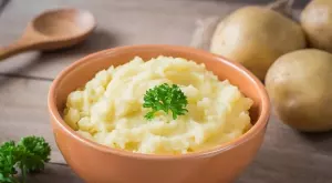 Как да приготвите въздушно и пухкаво картофено пюре стъпка по стъпка