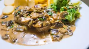 Тайната за най-вкусния гъбен сос за пържоли