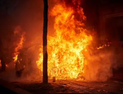 Героично: Деца влезли преди пожарникарите в горящия дом за възрастни хора, за да помогнат