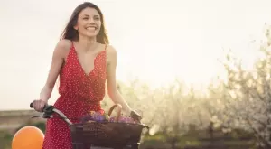 Цветовете, които ще ви донесат късмет през август според зодията