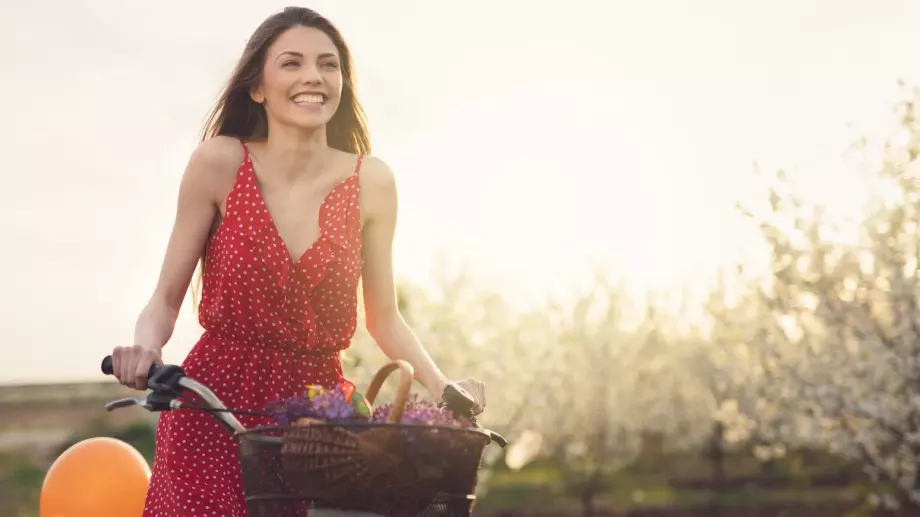 Цветовете, които ще ви донесат късмет през август според зодията