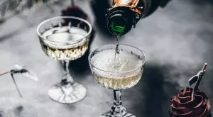 Ето кой е най-бързият начин за охлаждане на шампанско и други пенливи вина