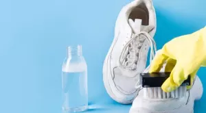 Ето как да почистите маратонките си с помощта на ЛАКОЧИСТИТЕЛ