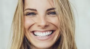 5 храни, които ще избелят зъбите ви по естествен начин