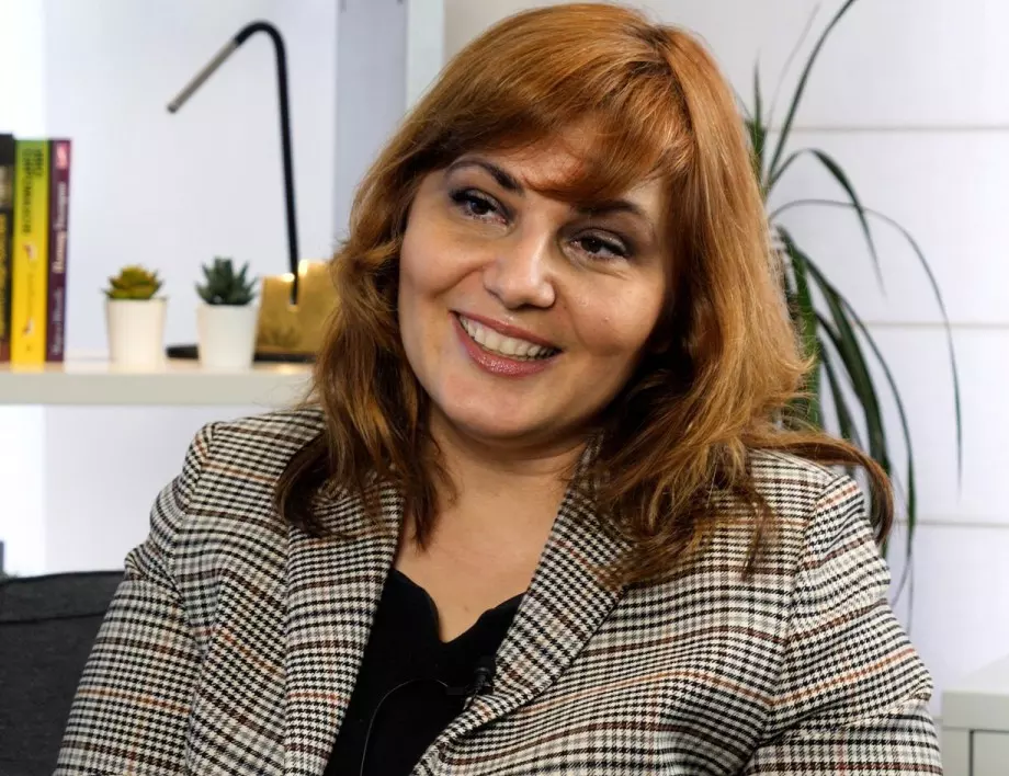 Коя е Асена Сербезова, новият министър на здравеопазването