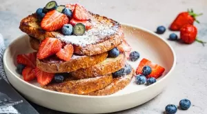 Пържени филийки, пълнени с течен шоколад