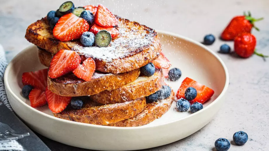 Пържени филийки, пълнени с течен шоколад