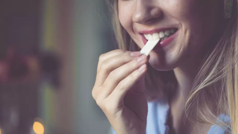 Няма да повярвате какво се случва с тялото ни, когато дъвчем