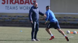 {{ otherArticle[0].article.title }}