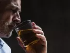 Контролирано пиене - нова терапия при алкохолна зависимост: Работи ли? 