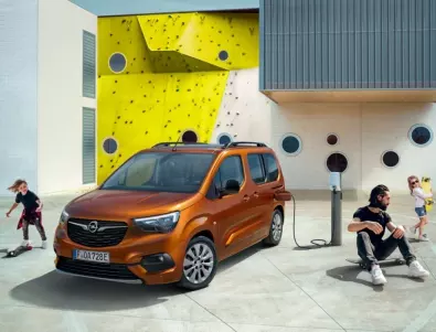 Opel включи и пътнически ван на ток в гамата си