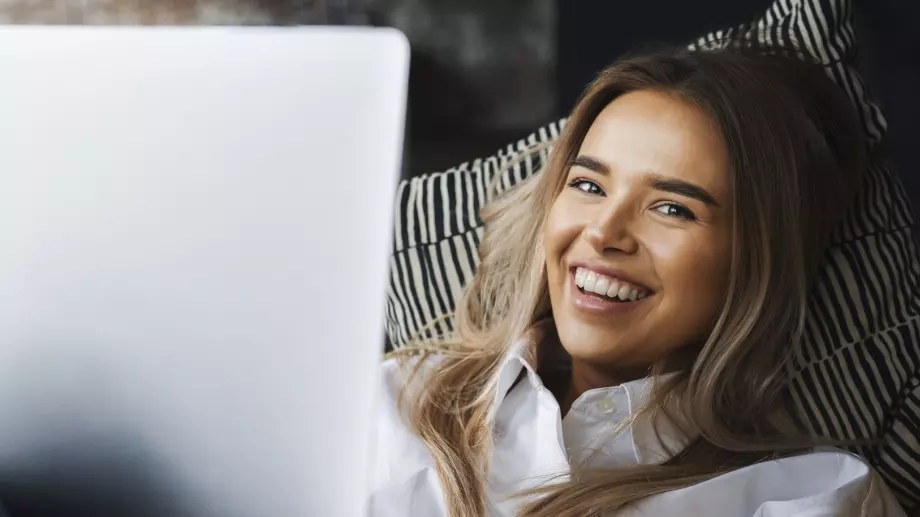 Вечерен виц: В някакъв бар