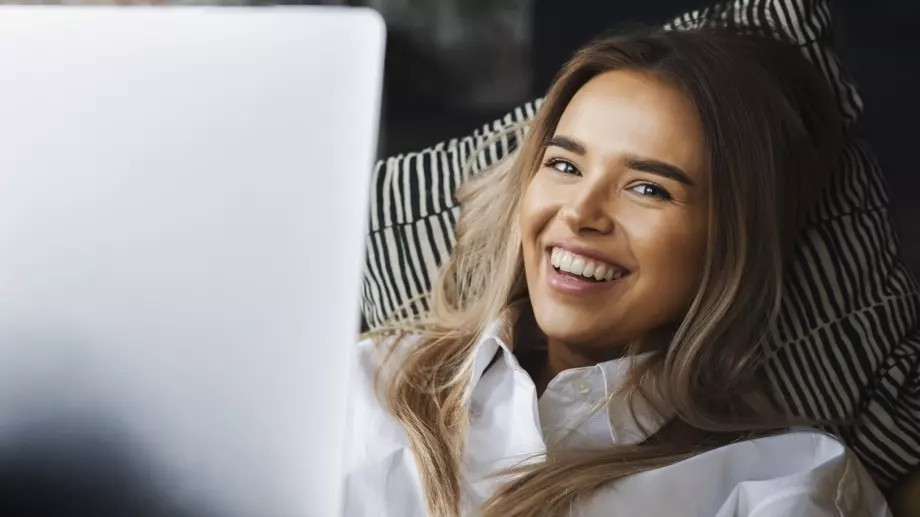 Виц за днес, 25 април, 2024 г.: Трима приятели седят