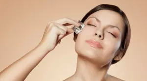 Бюти тенденциите на 2023: Домашен "ботокс" с лед (ВИДЕО)