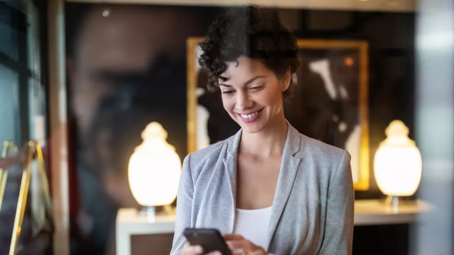 Женски виц за 27 януари 2024: Момиченце се прибира у дома и разказва на майка си