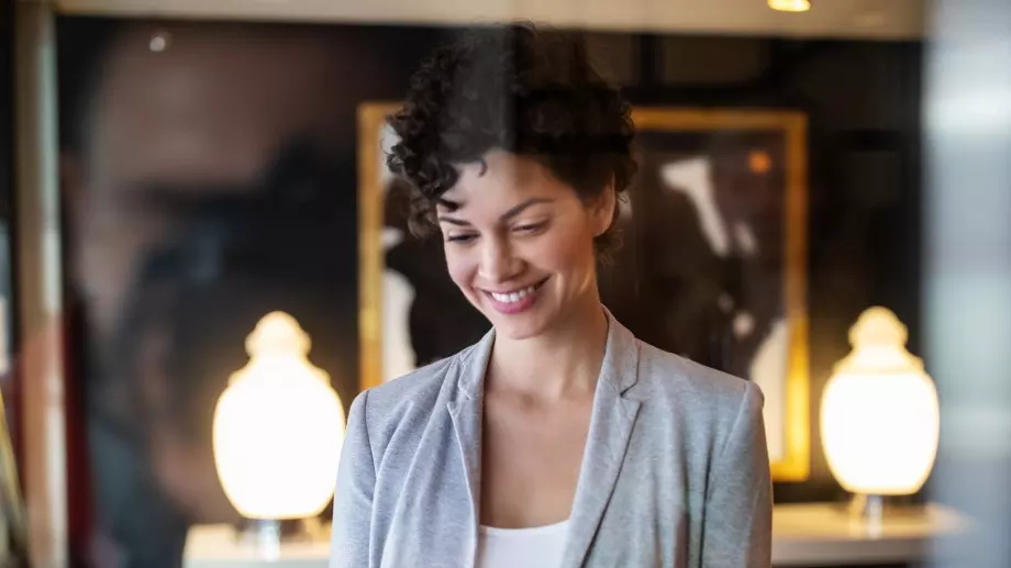 Женски виц за 10 февруари 2024: А, бе жено, какво не харесваш на снахата?