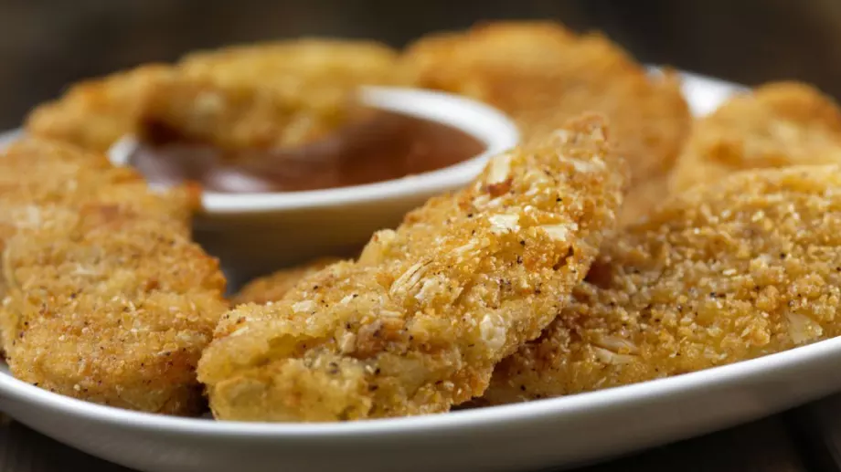 Ето как да направите перфектните пилешки филенца с корнфлейкс