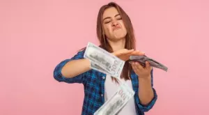 Топ 4 на зодиите, които харчат най-много пари