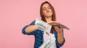 Зодиите, които ще спечелят много пари през март