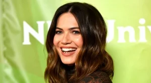 Манди Мур стана майка за първи път (СНИМКА)