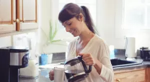 Защо пропускането на сутрешното кафе води до главоболие?