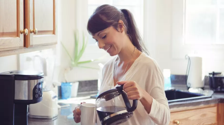 Защо пропускането на сутрешното кафе води до главоболие?