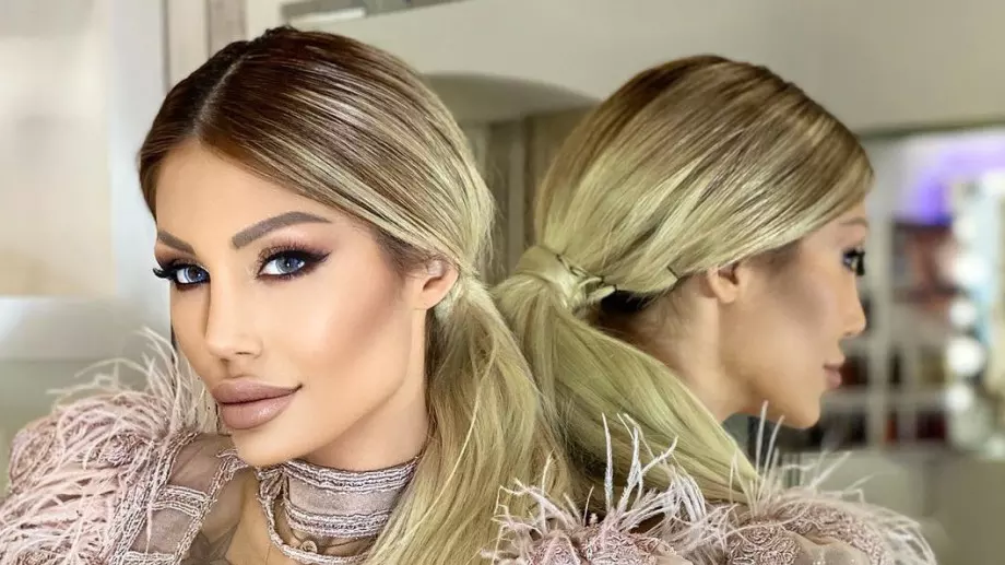 Джулиана Гани лъсна чисто гола (СНИМКИ)